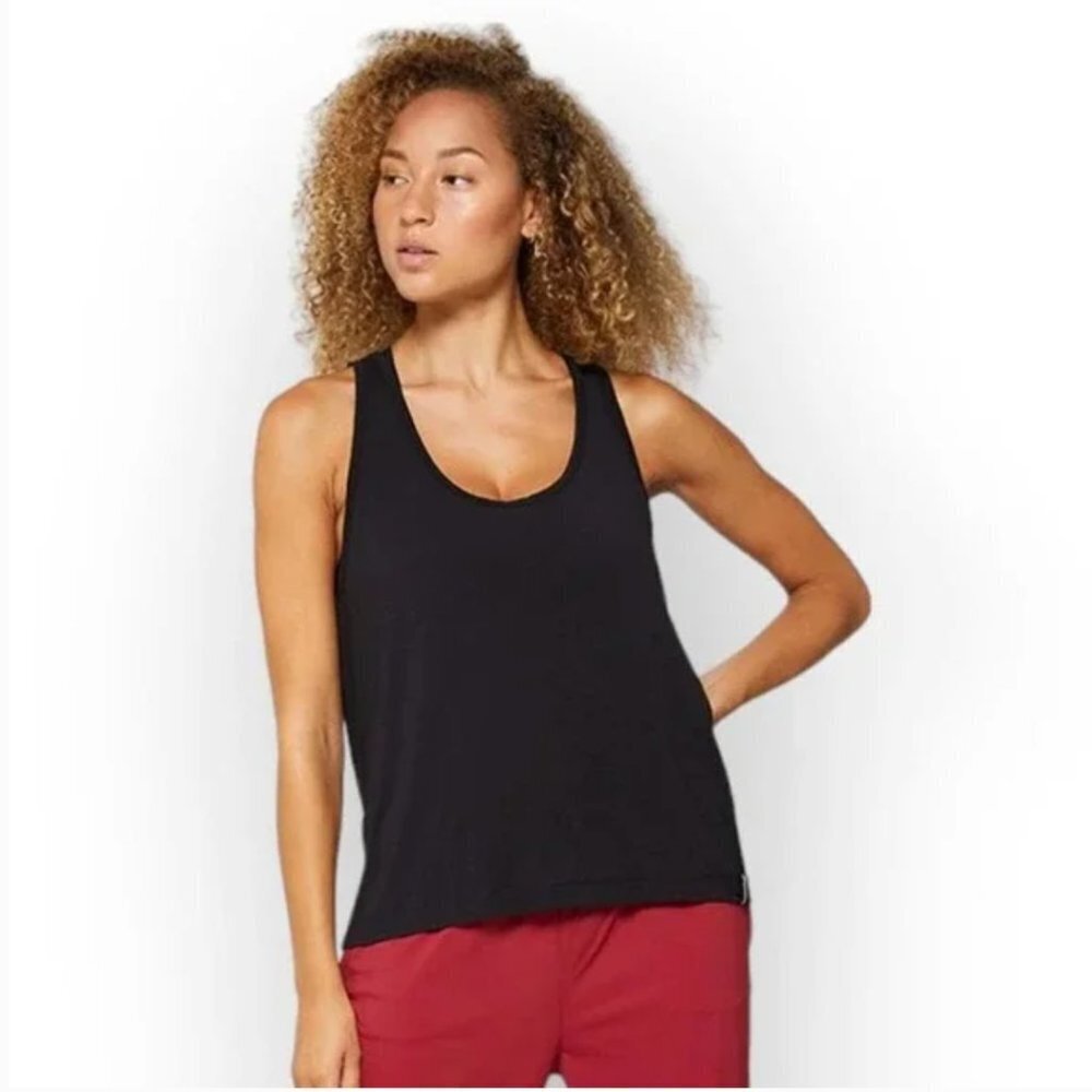NWT Fourlaps Surge Tank Women's L Black Lightweight Cooling Mesh Panel‎ Back NEW